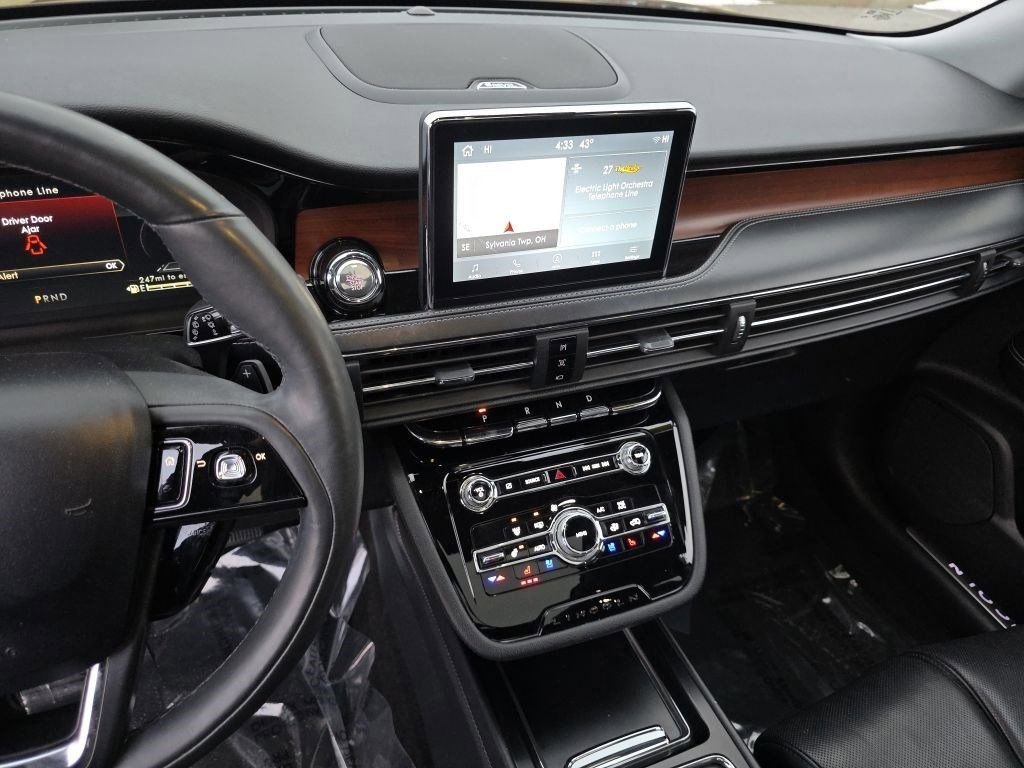 Used 2021 Lincoln Corsair Reserve w/ Equipment Group 201A image 25