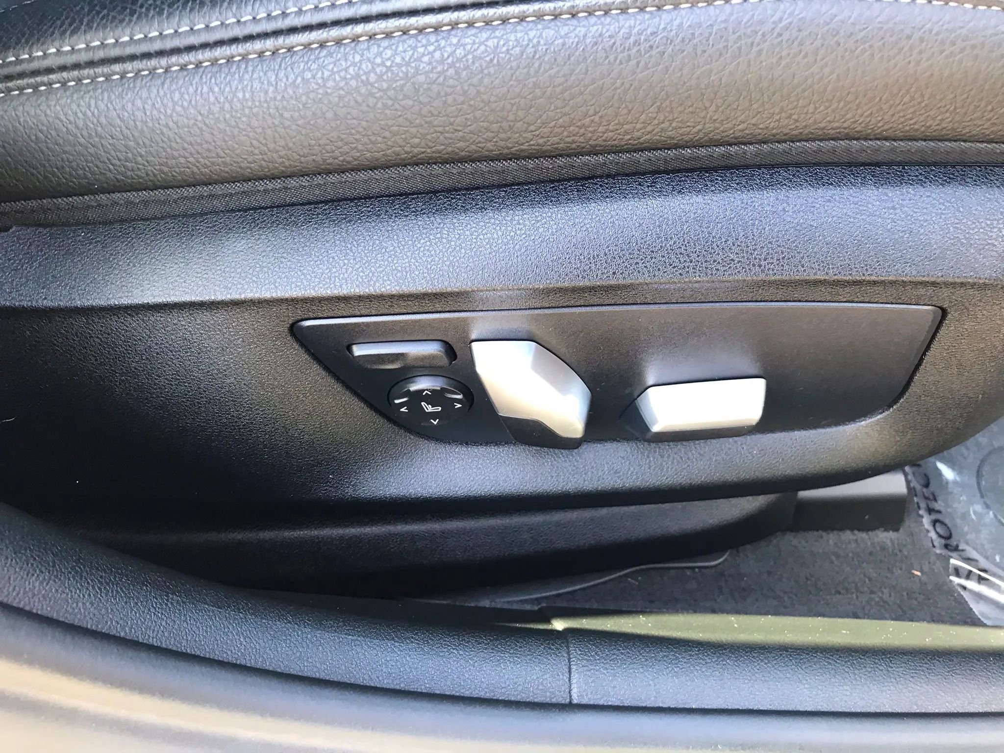 Used 2018 BMW 530e xDrive w/ Premium Package 2 AWD/4WD image 52