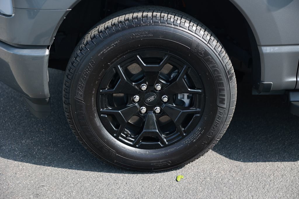 Used 2025 Ford F150 Lightning XLT AWD/4WD image 11