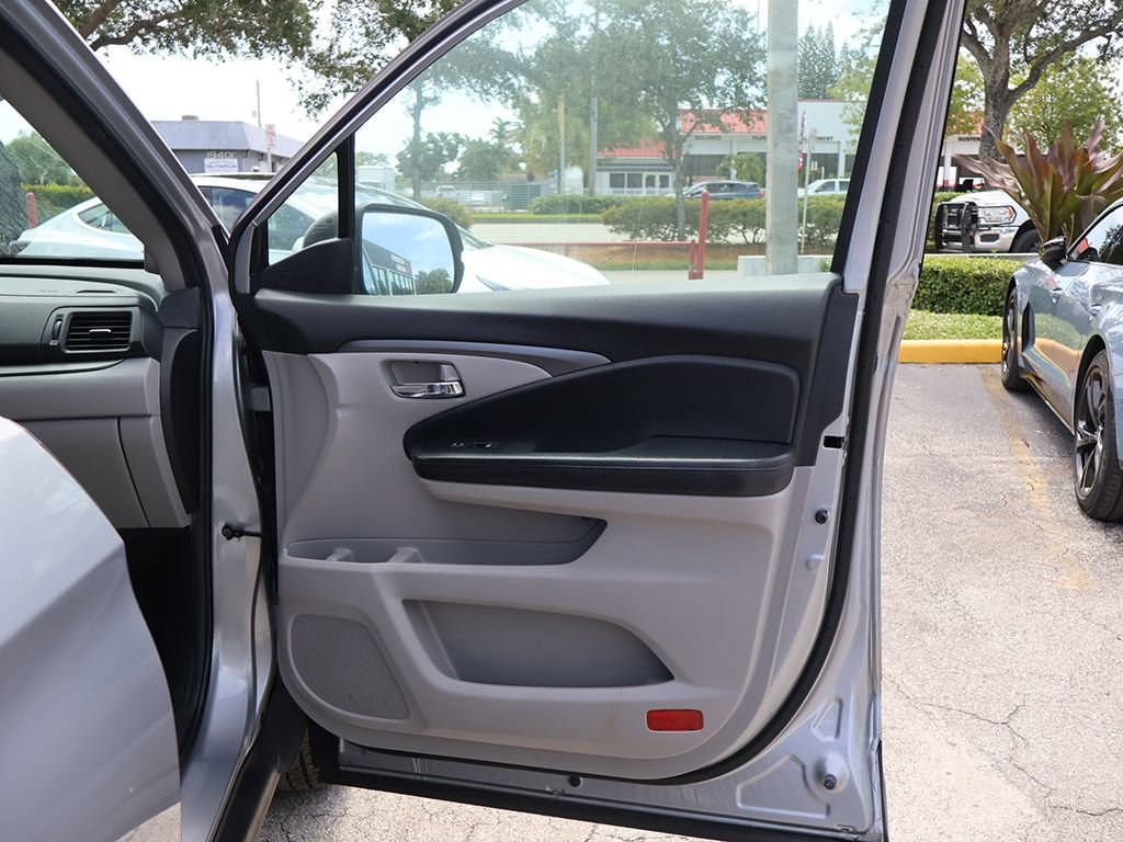 Used 2021 Honda Pilot EX image 23