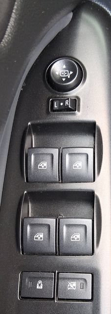 Used 2022 Chevrolet Colorado Z71 AWD/4WD image 9