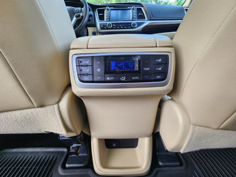 Used 2015 Toyota Highlander Limited Platinum image 26