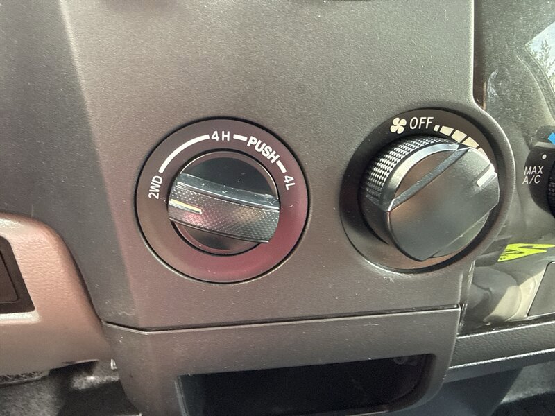 Used 2012 Toyota Tundra 4x4 Double Cab w/ Tow Pkg image 36
