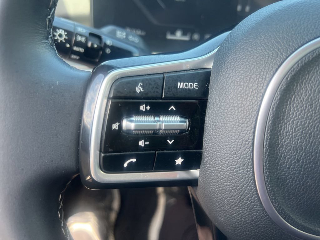 Certified 2025 Kia Sorento SX AWD/4WD image 61