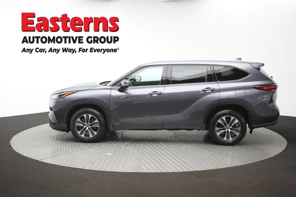 Used 2022 Toyota Highlander XLE AWD/4WD image 62