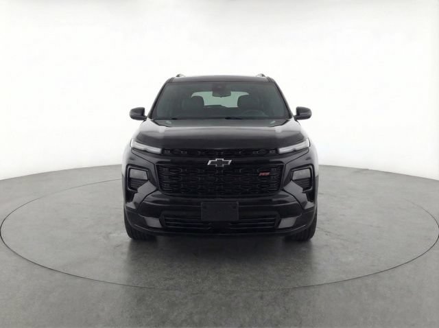 Used 2025 Chevrolet Traverse RS AWD/4WD image 2