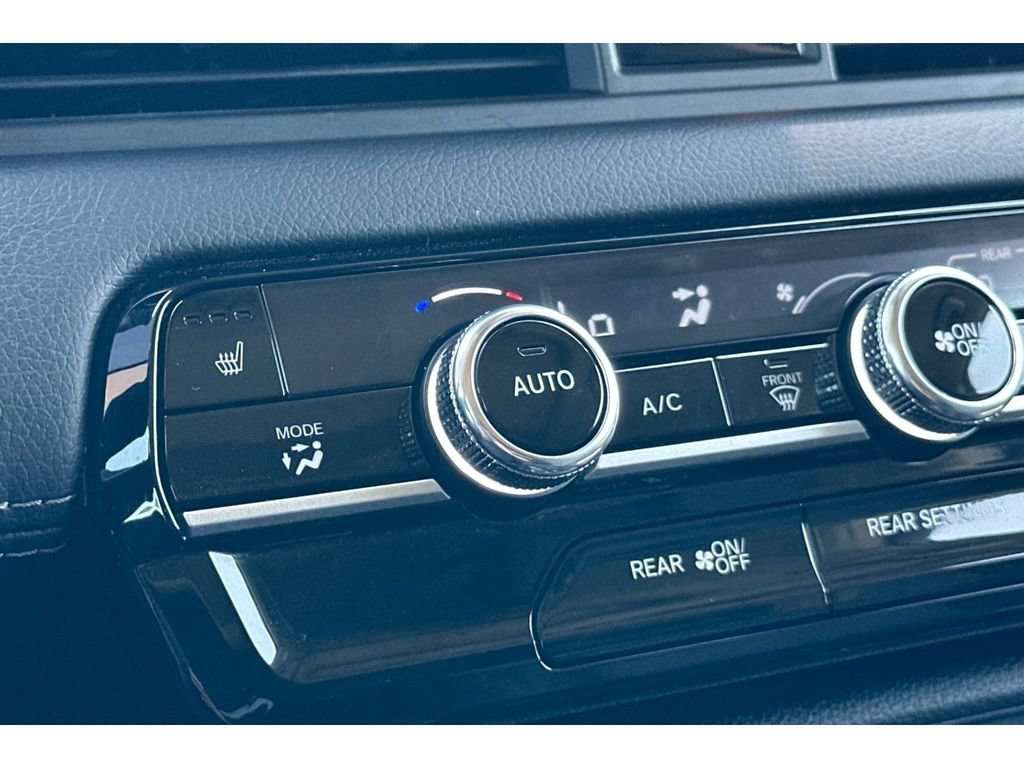 Certified 2025 Honda Pilot Touring image 30