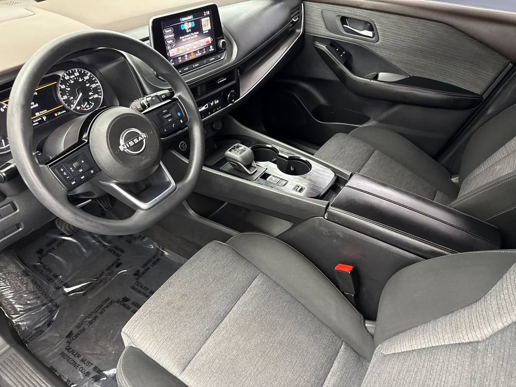 Used 2023 Nissan Rogue SV image 9