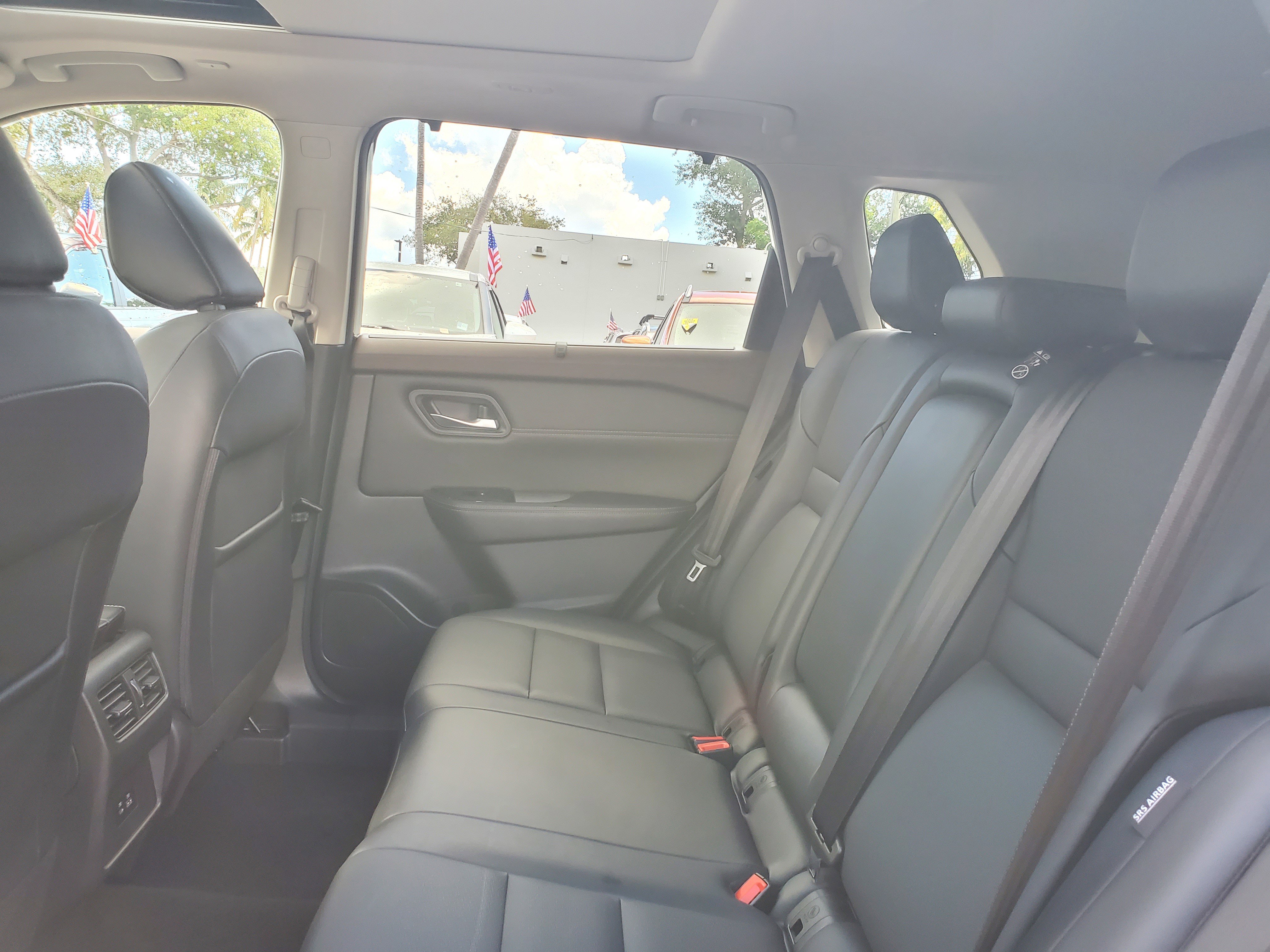 Used 2022 Nissan Rogue SV w/ SV Premium Package image 13