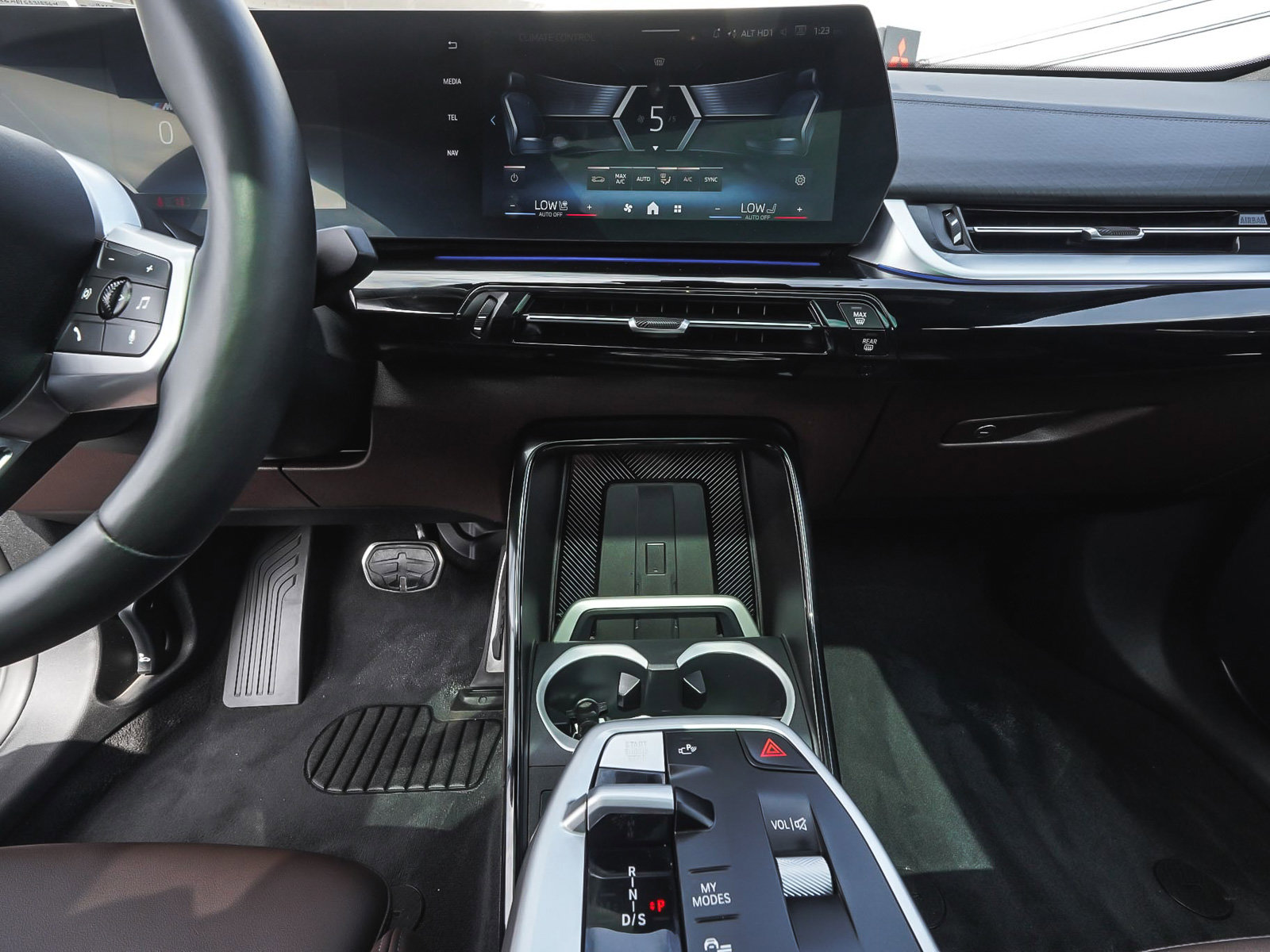 Used 2025 BMW X2 xDrive28i image 25