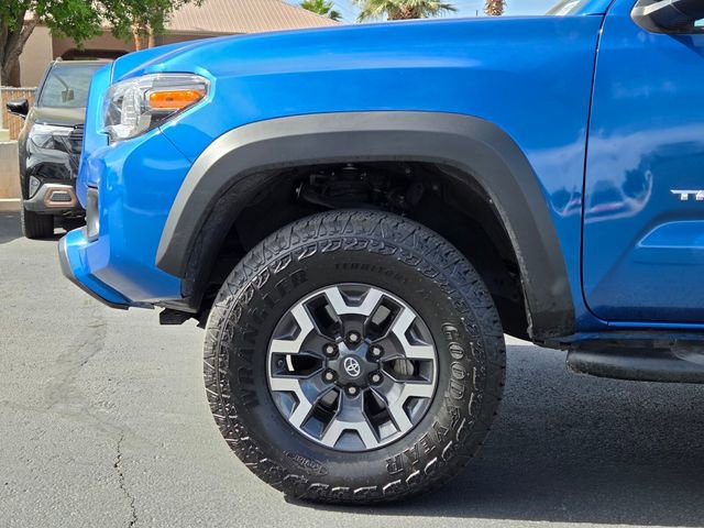 Used 2018 Toyota Tacoma TRD Off-Road w/ Technology Package AWD/4WD image 8