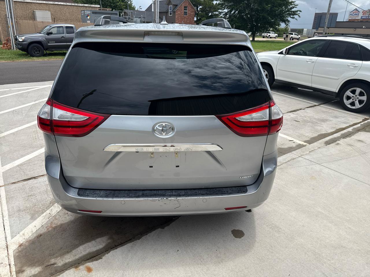 Used 2016 Toyota Sienna Limited Premium FWD image 11