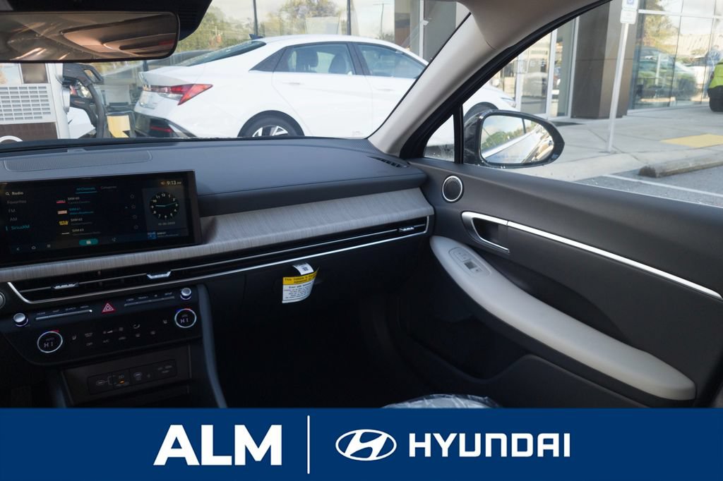 New 2025 Hyundai Sonata SEL FWD image 17