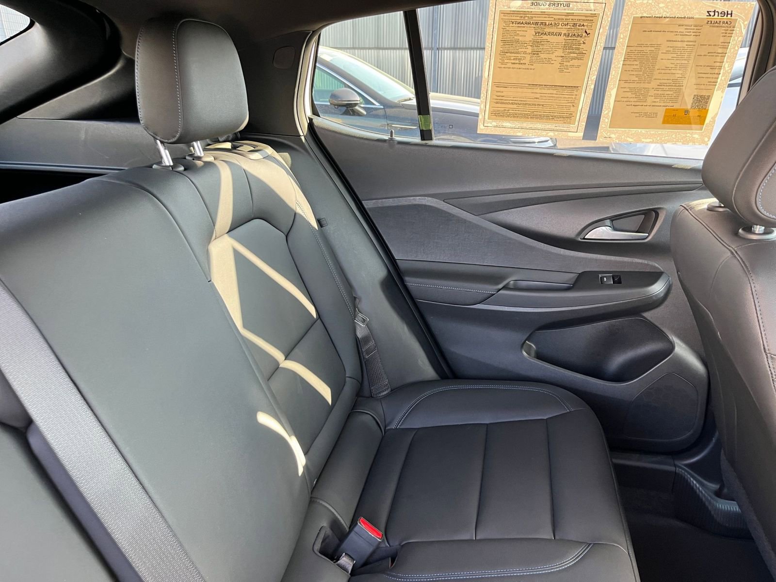 Used 2025 Buick Envista Sport Touring image 37