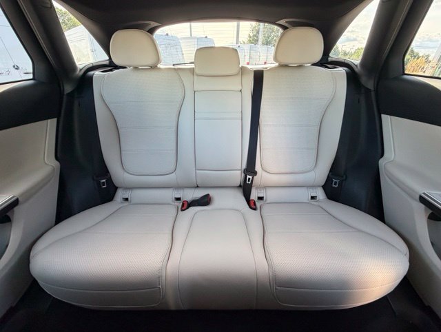 Used 2024 Mercedes-Benz GLC 300 4MATIC image 17