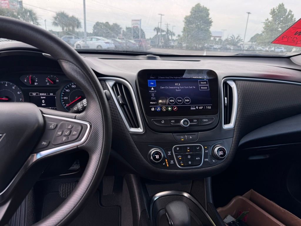 Used 2024 Chevrolet Malibu LT image 20