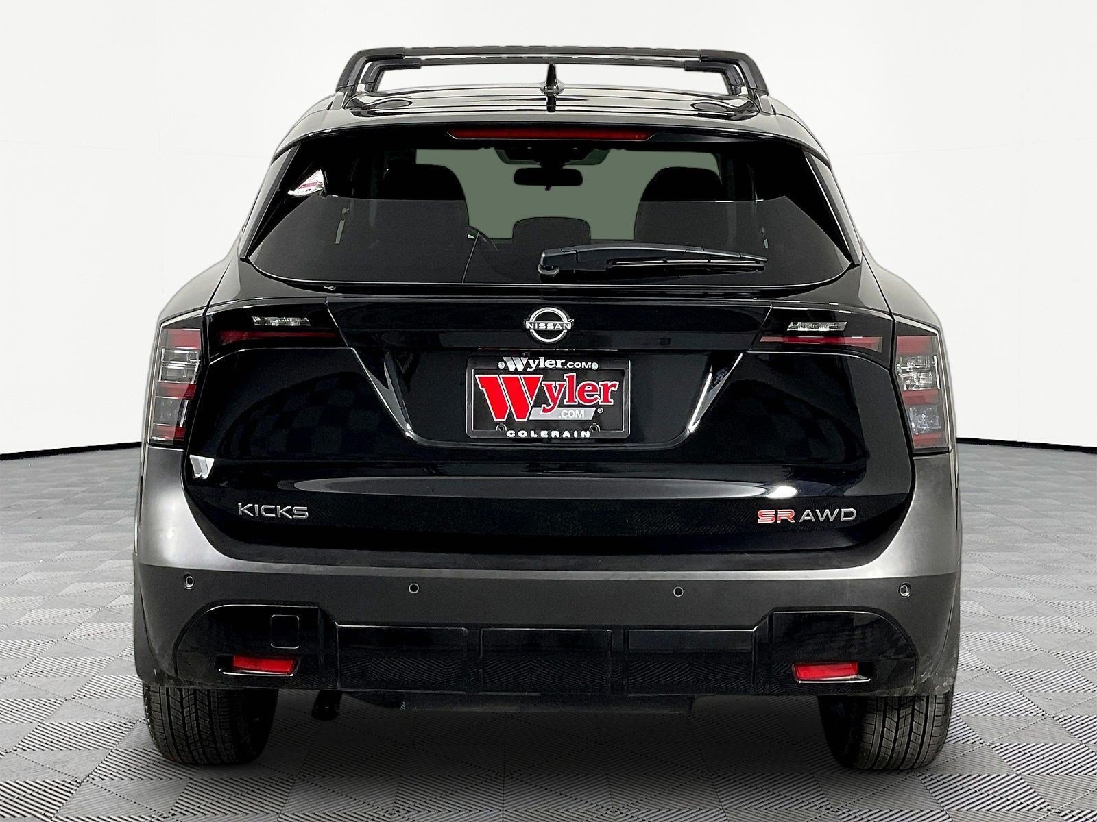 Certified 2026 Nissan Kicks SR w/ Cold Weather Package AWD/4WD image 5