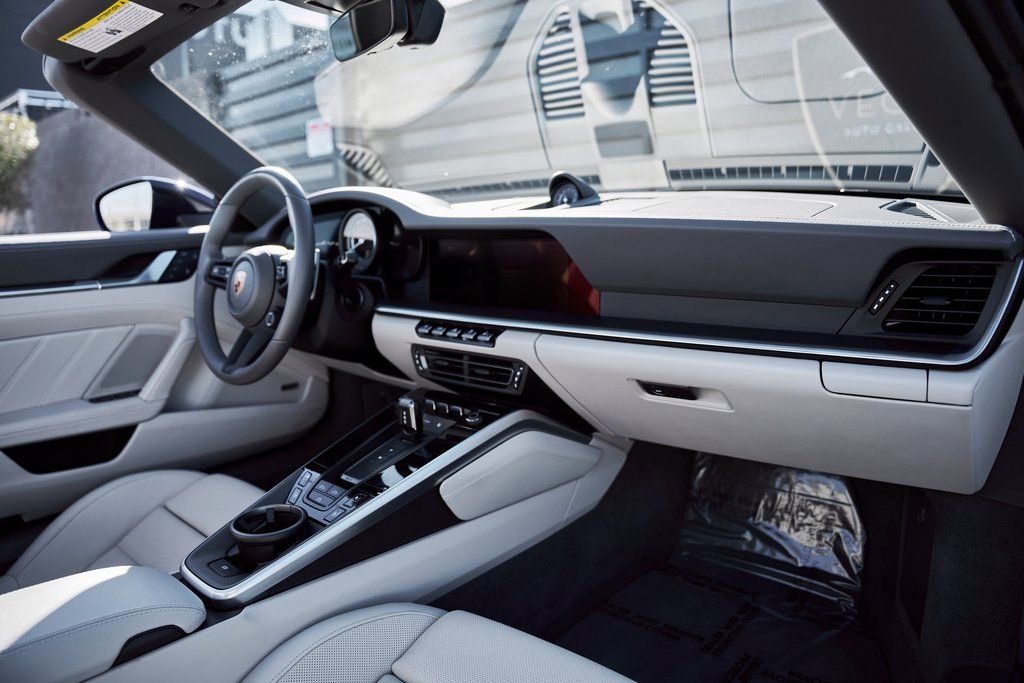 Used 2022 Porsche 911 Turbo S image 34