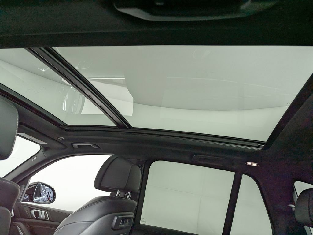 Used 2020 BMW X5 xDrive40i w/ Premium Package image 12