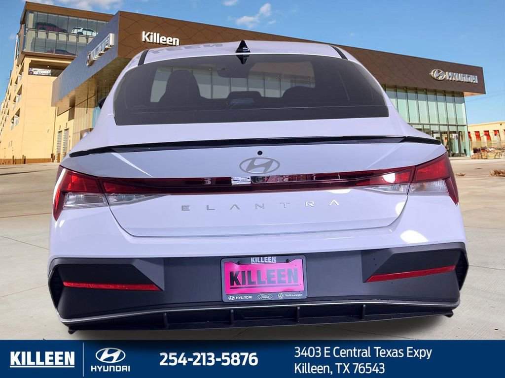 Used 2025 Hyundai Elantra Sport FWD image 8