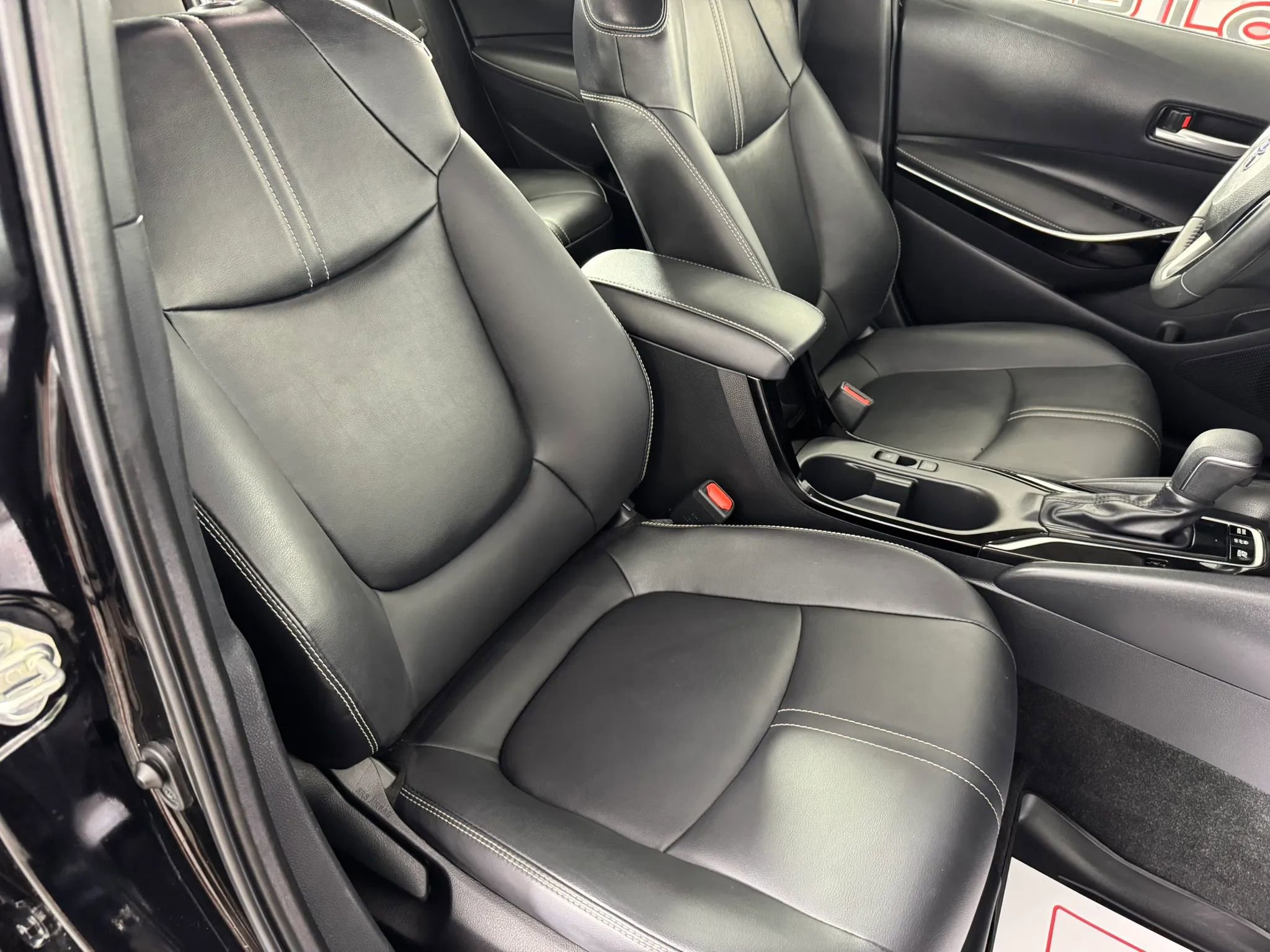 Used 2024 Toyota Corolla XLE FWD image 35