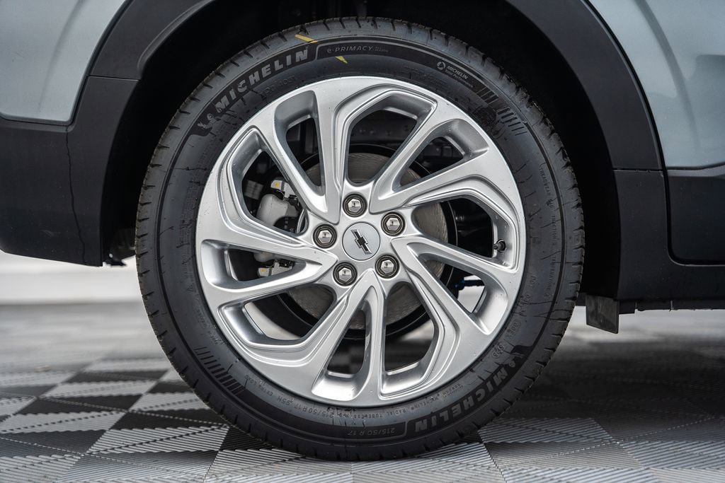 New 2027 Chevrolet Bolt LT FWD image 17