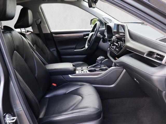 Certified 2024 Toyota Highlander Limited AWD/4WD image 28