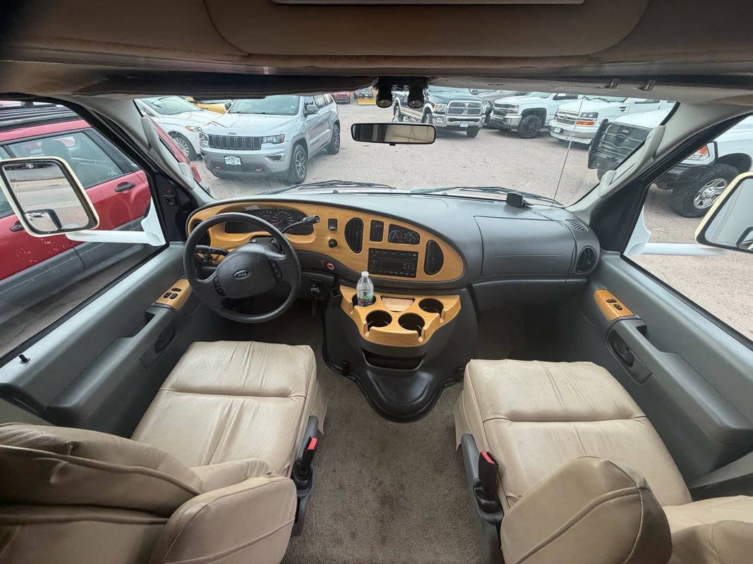 Used 2006 Ford E-350 and Econoline 350 Super Duty image 32