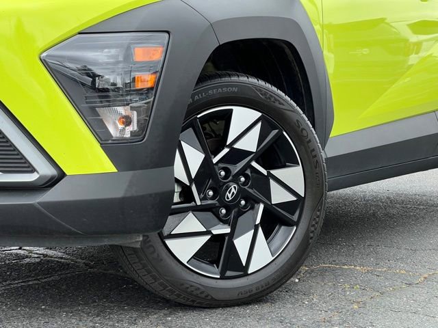 Used 2024 Hyundai Kona SEL AWD/4WD image 2