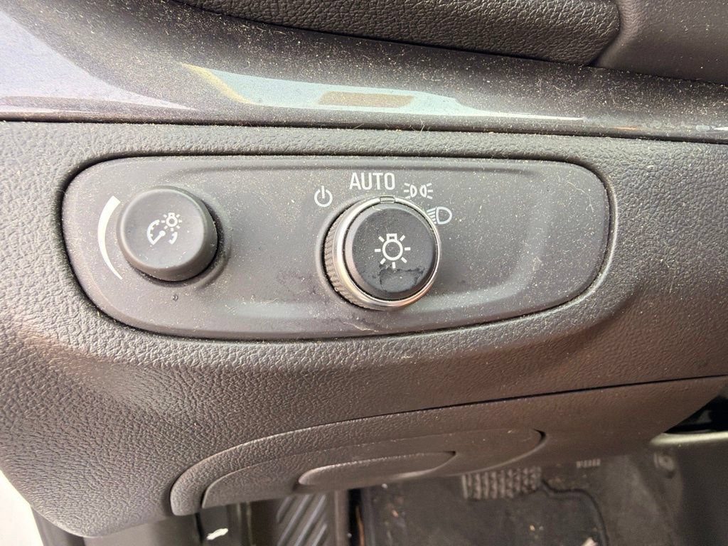 Used 2021 Buick Encore Preferred w/ Safety Package AWD/4WD image 25
