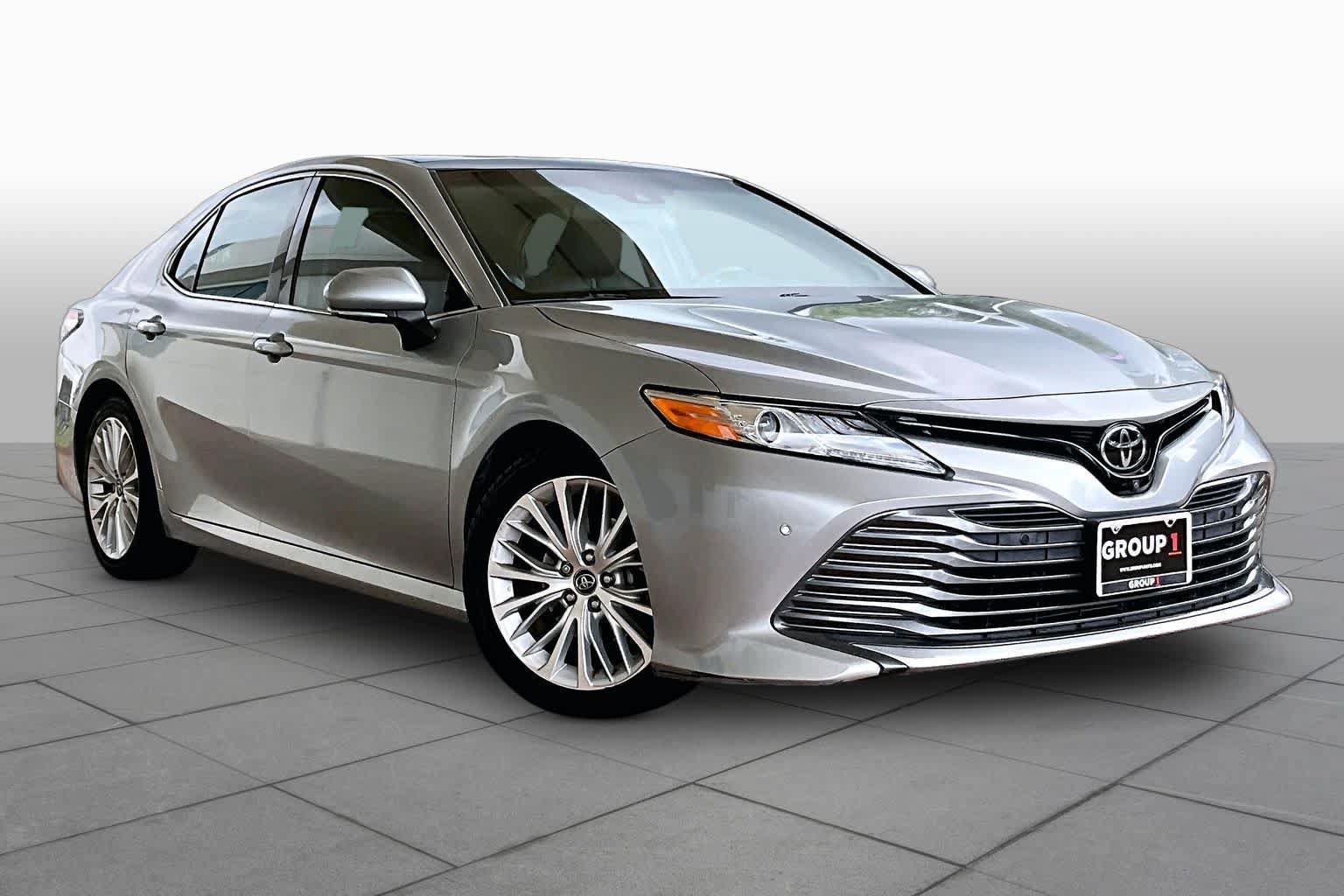 Used 2018 Toyota Camry XLE w/ Driver Assist Package FWD image 3