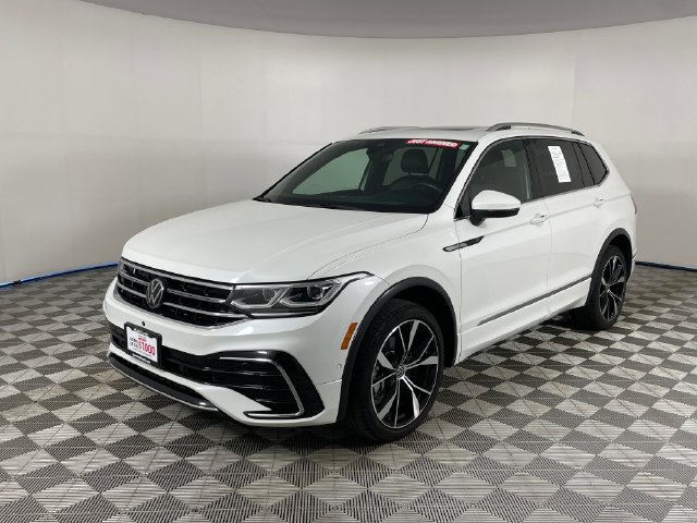 Used 2024 Volkswagen Tiguan SEL R-Line AWD/4WD image 1