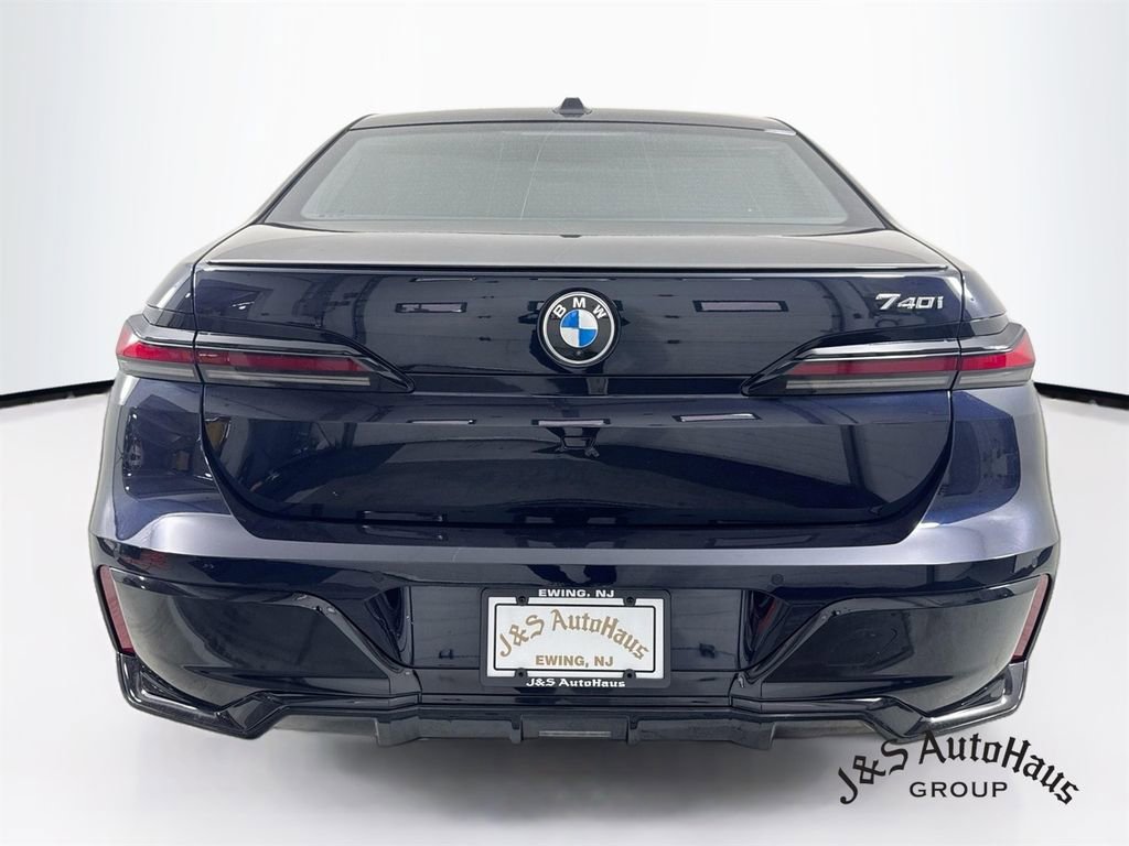 Used 2023 BMW 740i RWD image 6