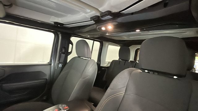 Used 2024 Jeep Wrangler Unlimited w/ Convenience Group AWD/4WD image 12