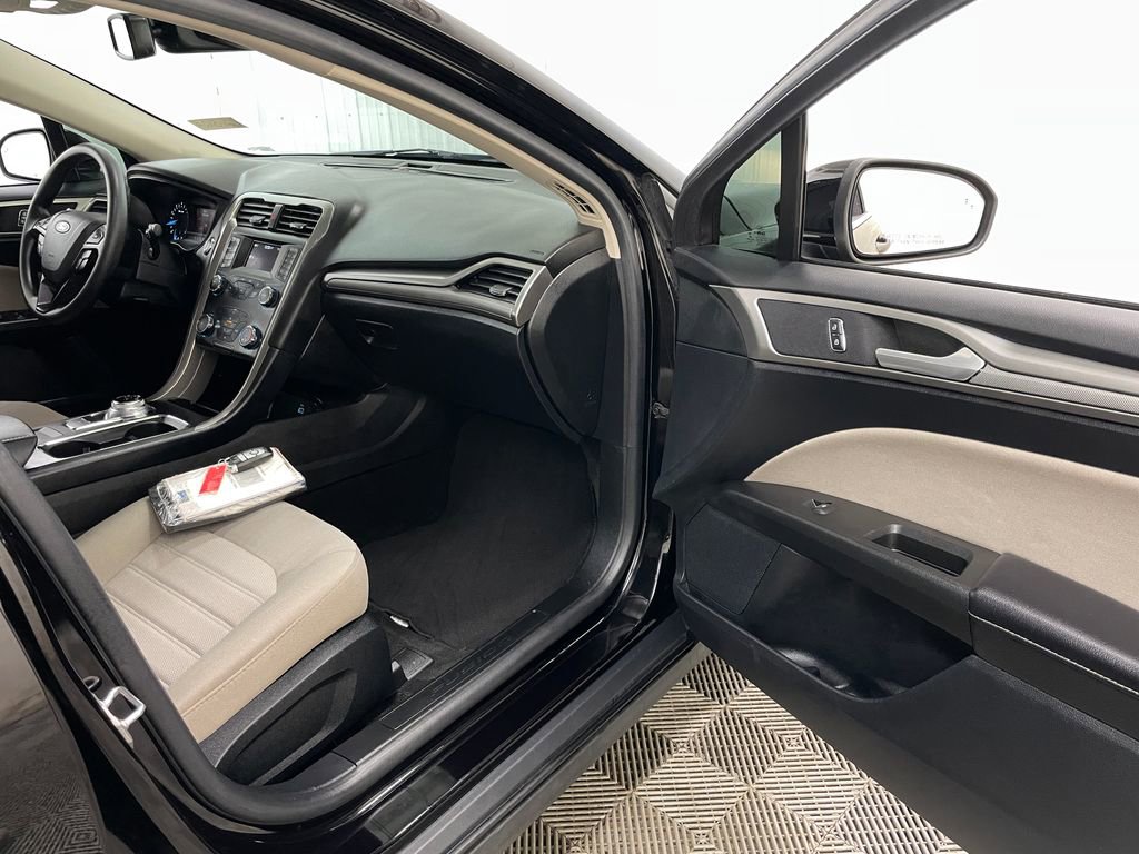 Used 2020 Ford Fusion S image 32