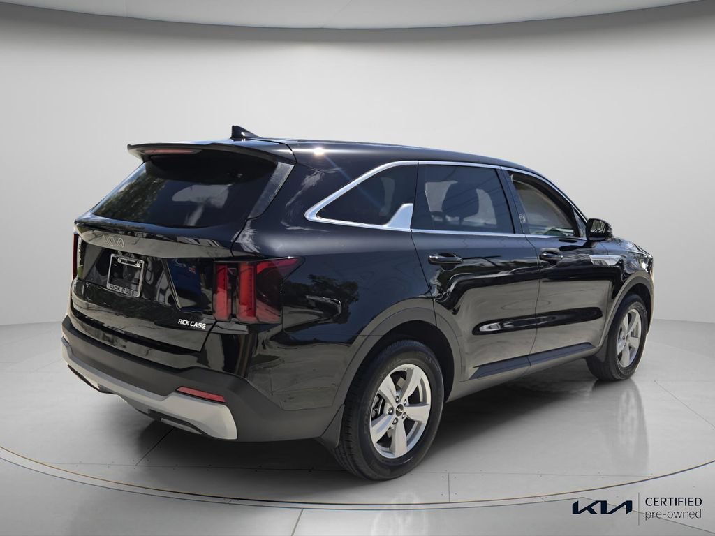 Certified 2026 Kia Sorento LX FWD image 7