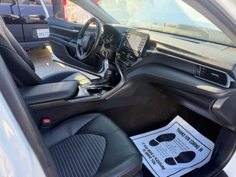 Used 2024 Toyota Camry SE image 16