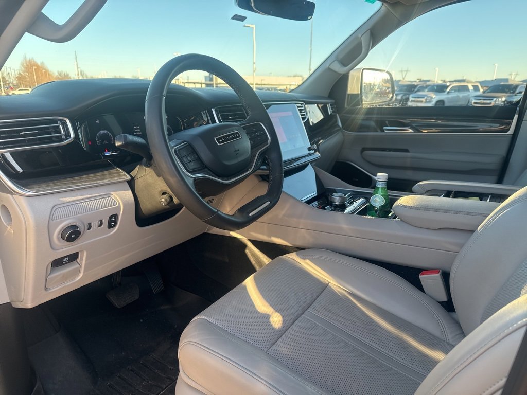 Used 2022 Jeep Wagoneer Series III w/ Premium Group I image 7