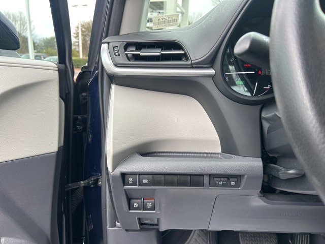 Used 2024 Toyota Sienna LE image 26