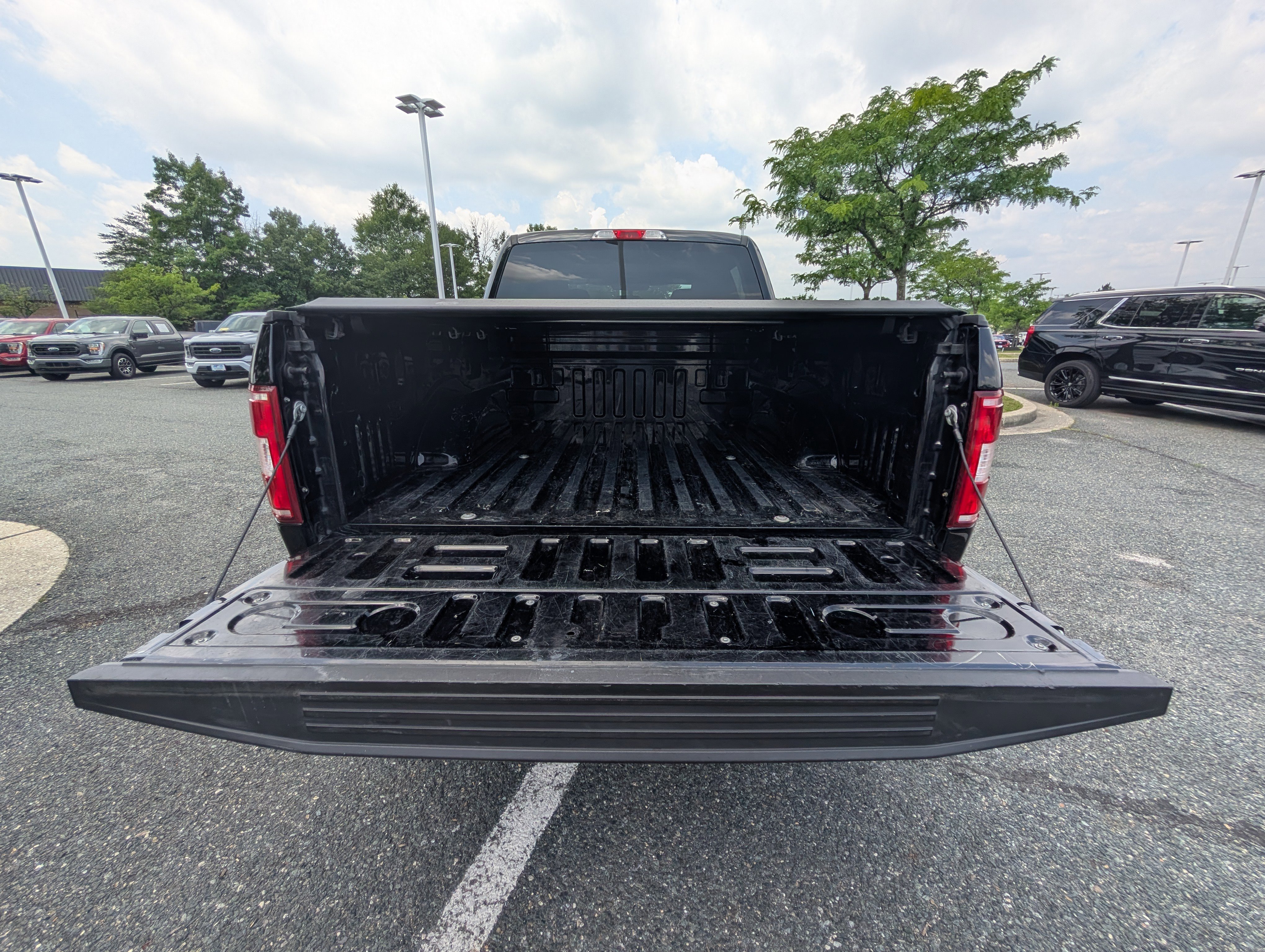 Used 2019 Ford F150 XL w/ Equipment Group 101A Mid AWD/4WD image 12