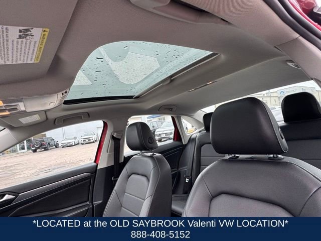Certified 2023 Volkswagen Jetta SE w/ Panoramic Sunroof Package FWD image 30