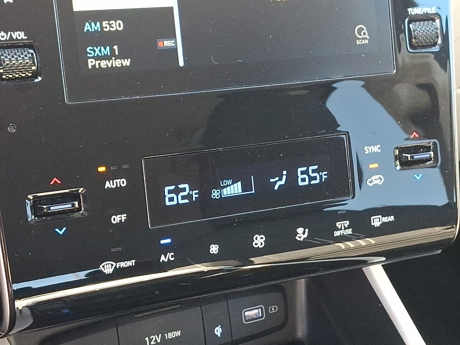Certified 2024 Hyundai Tucson SEL AWD/4WD image 16