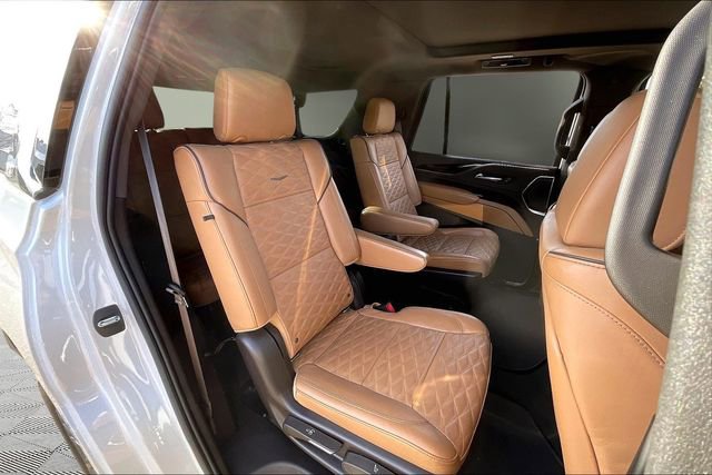 Used 2022 Cadillac Escalade Premium Luxury image 17