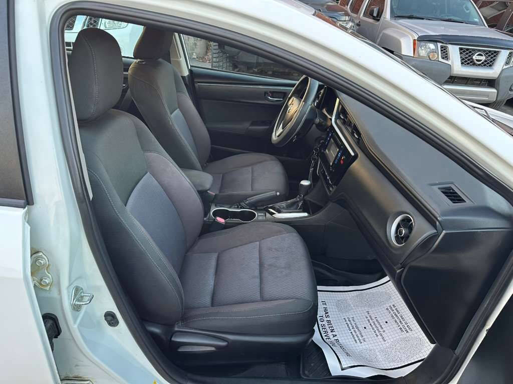 Used 2018 Toyota Corolla LE image 18