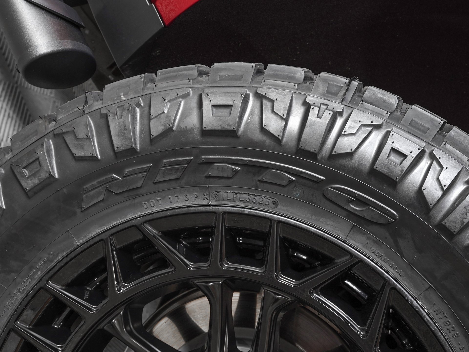 Used 2025 Chevrolet Tahoe Premier w/ Sun And Tow Package image 36