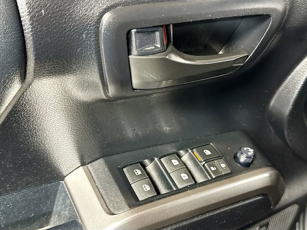 Used 2022 Toyota Tacoma Limited AWD/4WD image 18