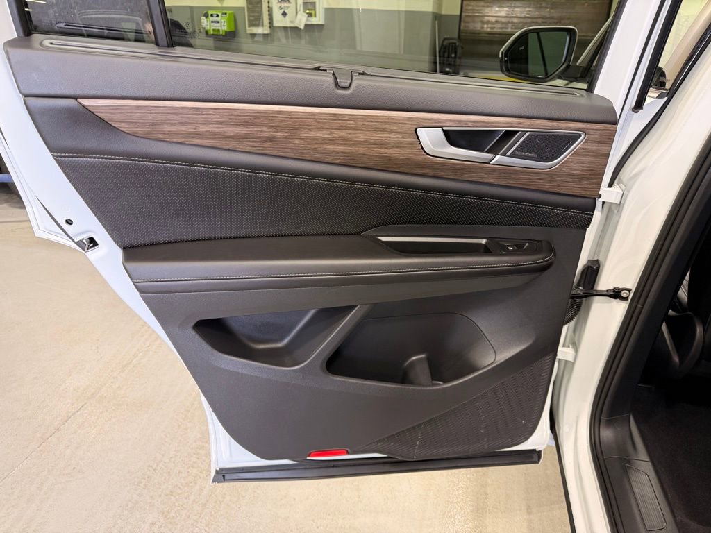 Used 2024 Volkswagen Atlas SEL Premium R-Line AWD/4WD image 19