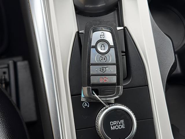 Used 2023 Ford Explorer Limited w/ Equipment Group 301A AWD/4WD image 14