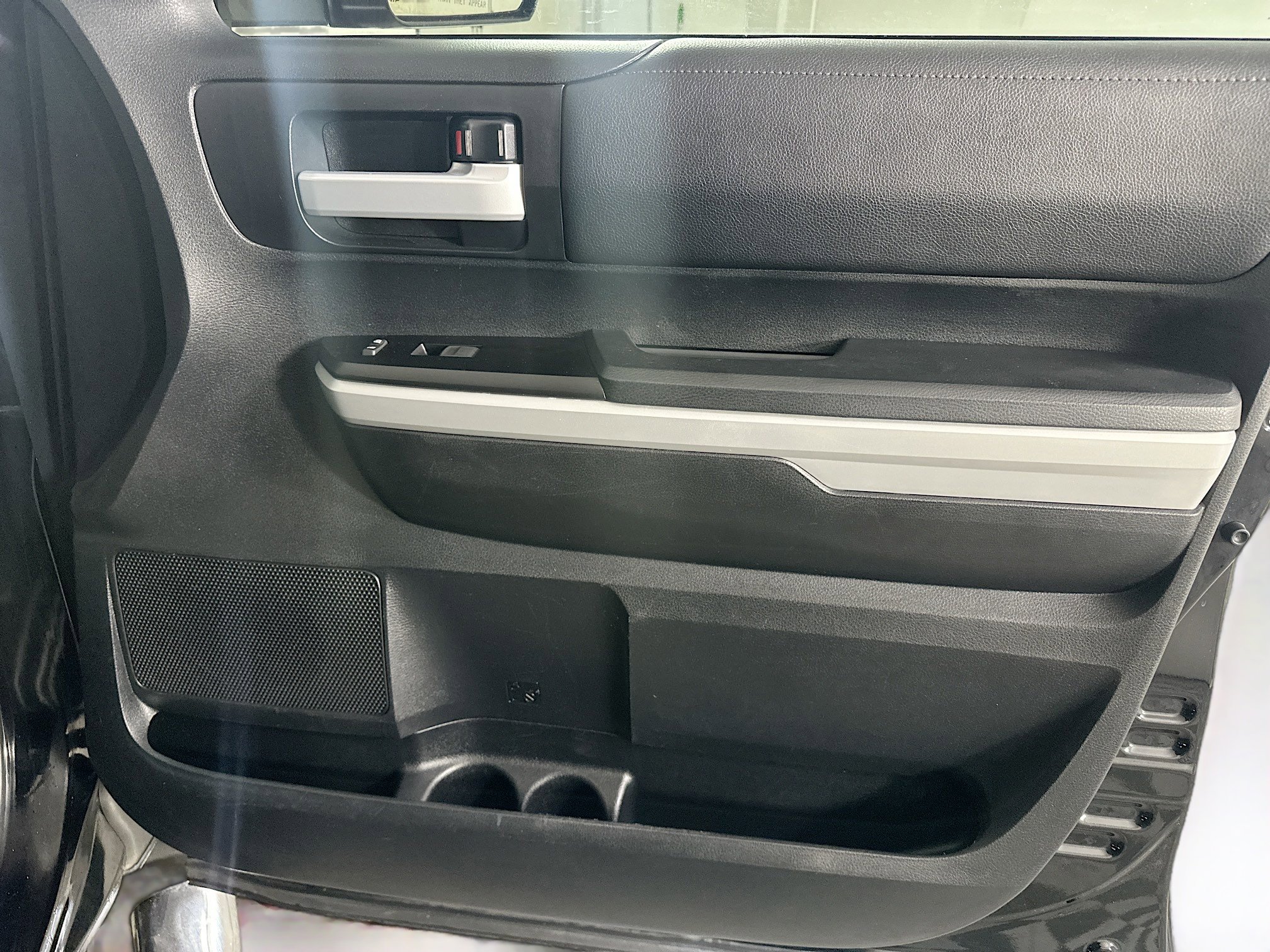 Used 2018 Toyota Tundra SR5 w/ SR5 Upgrade Package image 30