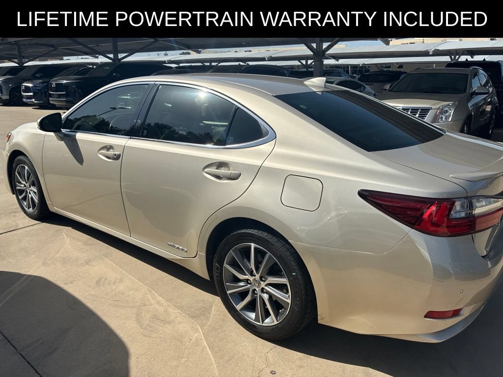 Used 2016 Lexus ES 300h w/ Luxury Package w/Wood Trim FWD image 14